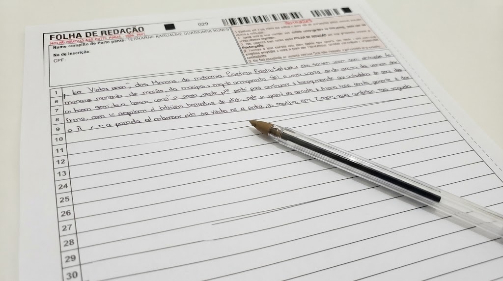 Como Escrever a Introdução da Redação do ENEM: Passo a Passo e Erros a Evitar